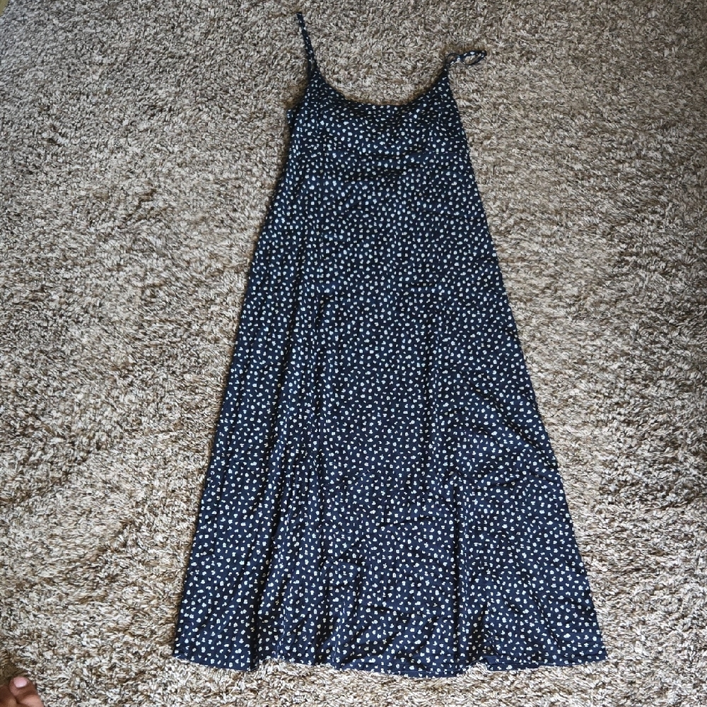 Brandy Melville Blue and White Floral - Picture 2 of 7